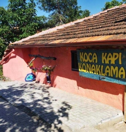Koca Kapı Konaklama